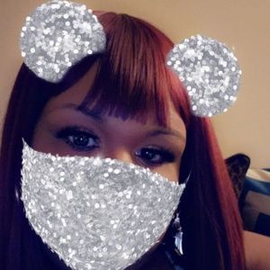 Meet your Posher, Dominique